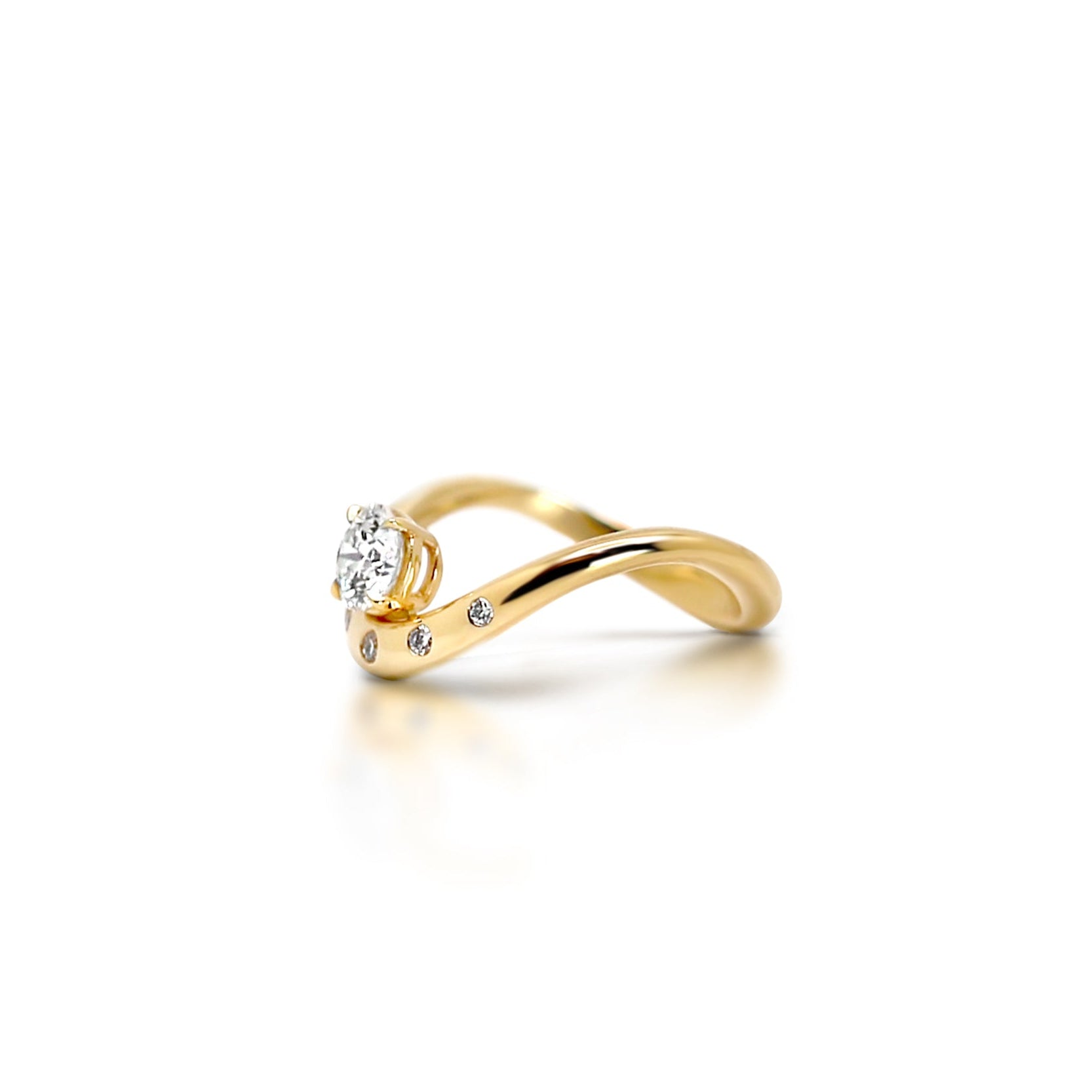 Curve Diamond Ring