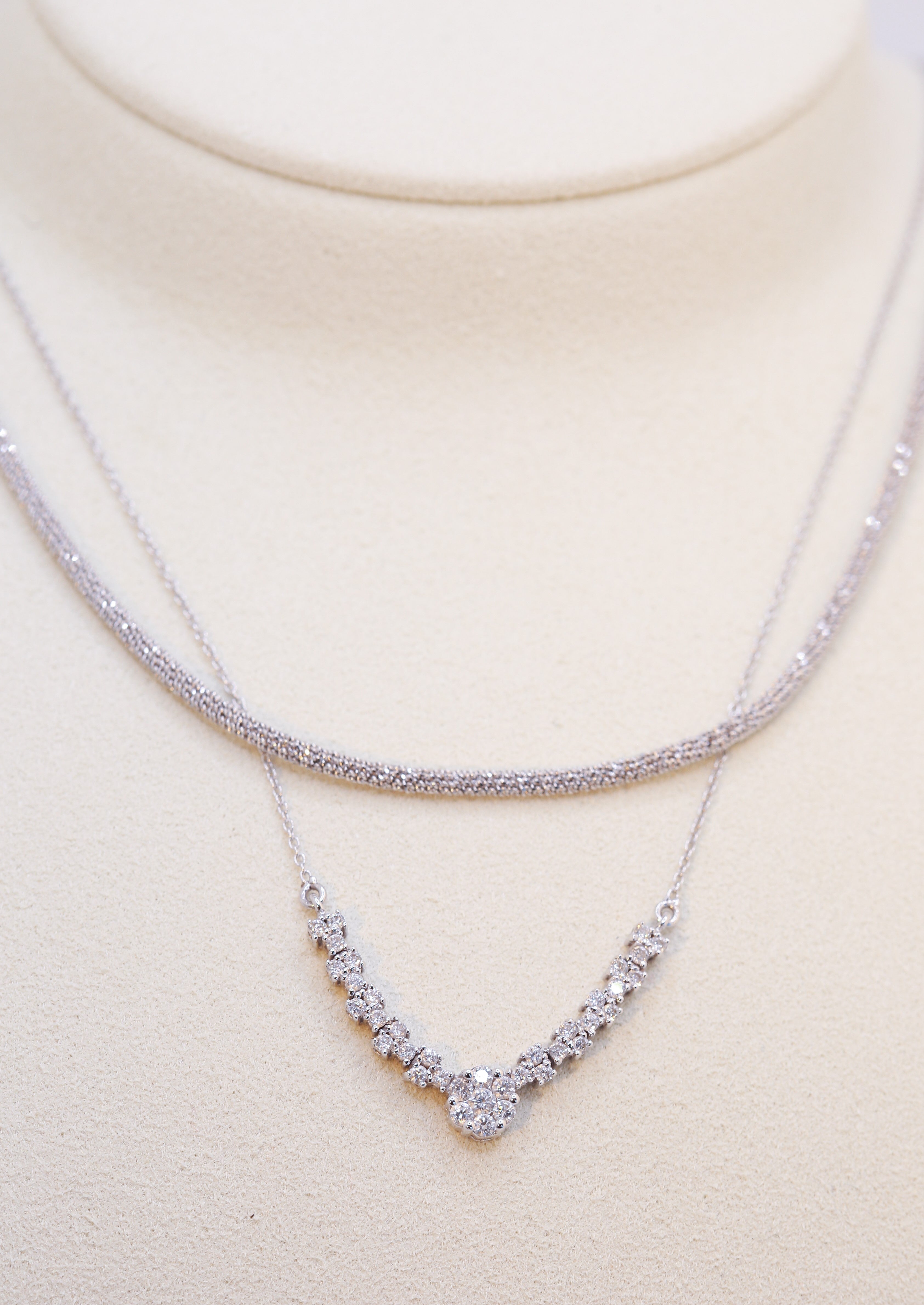 Sparkly Mesh White Gold Necklace