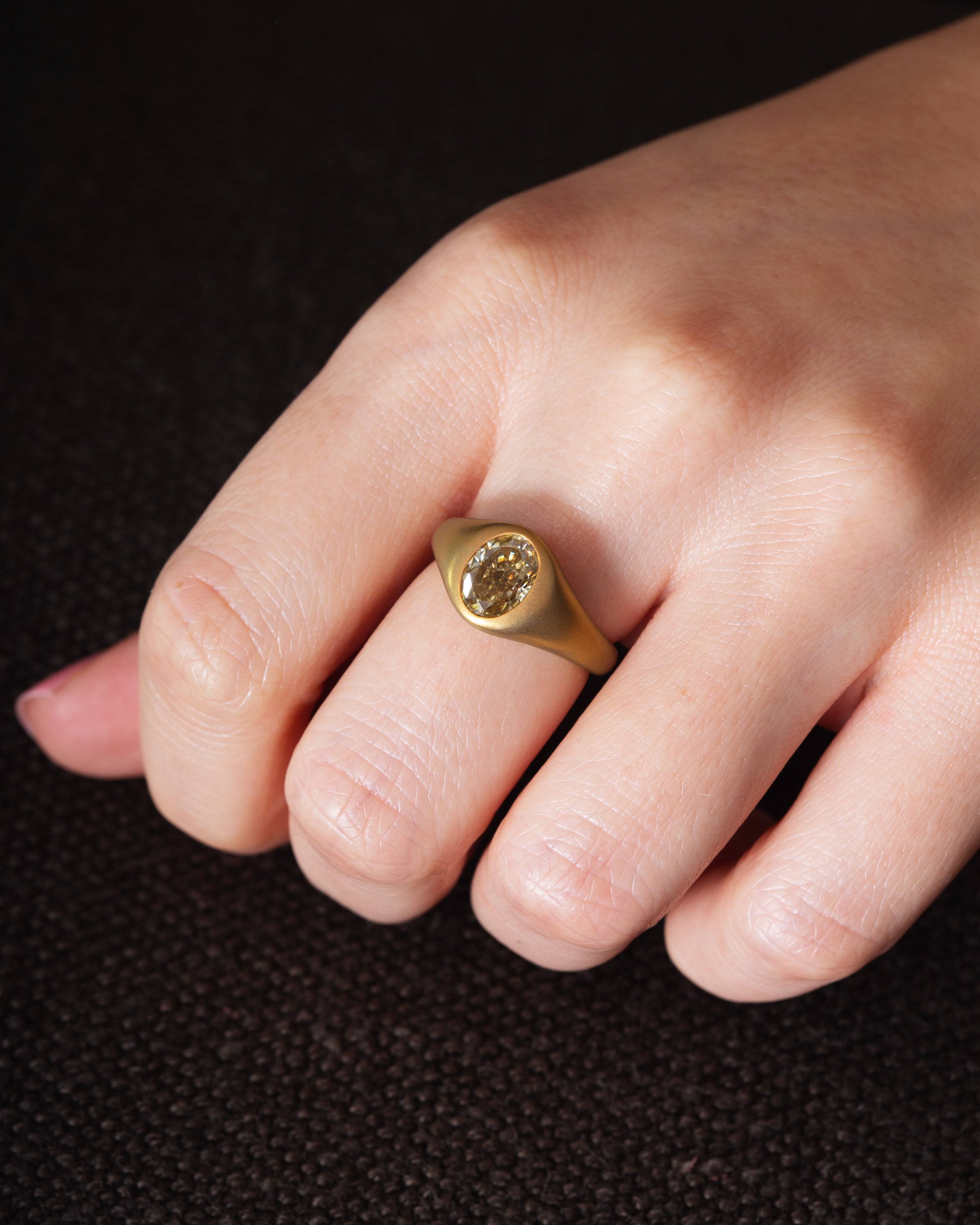 Caramel candy ring