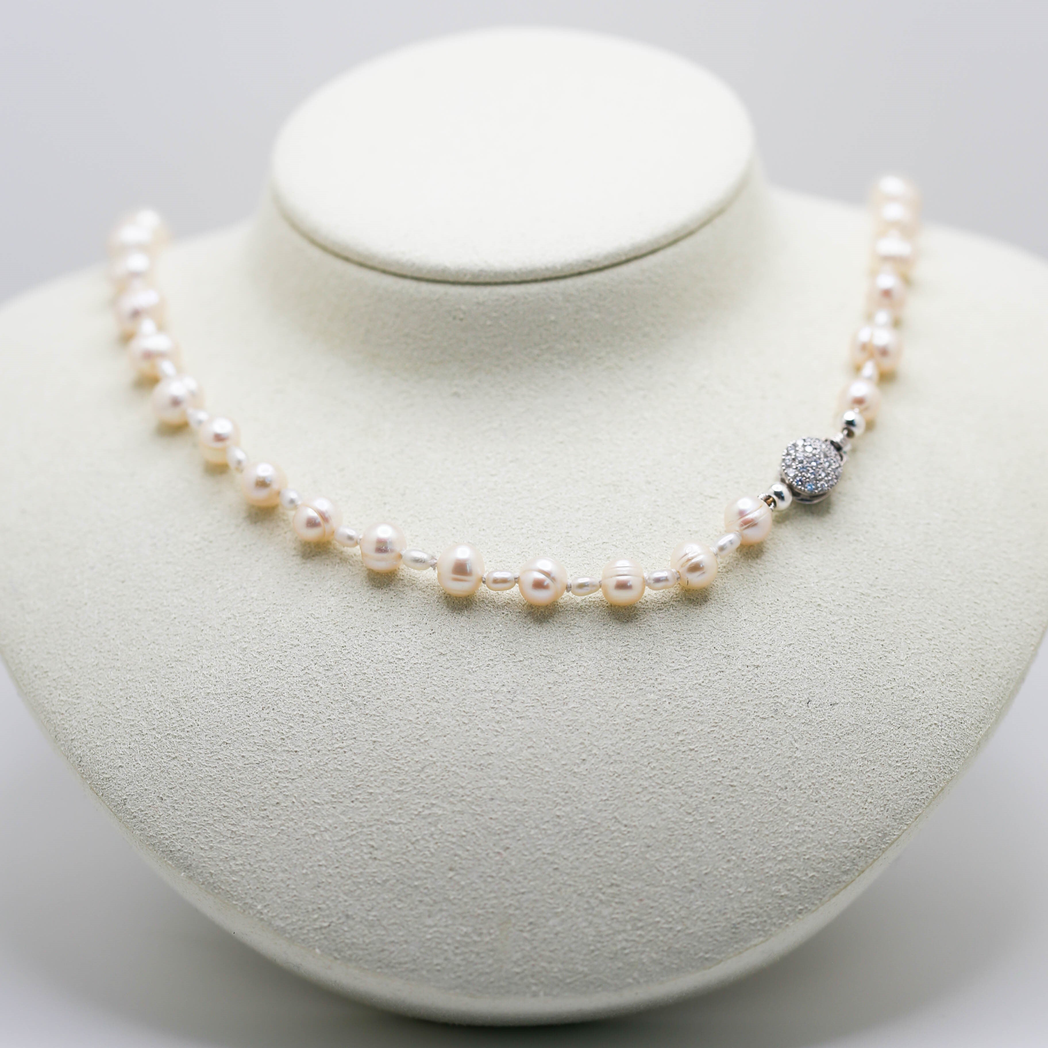 pearls and diamonds necklace