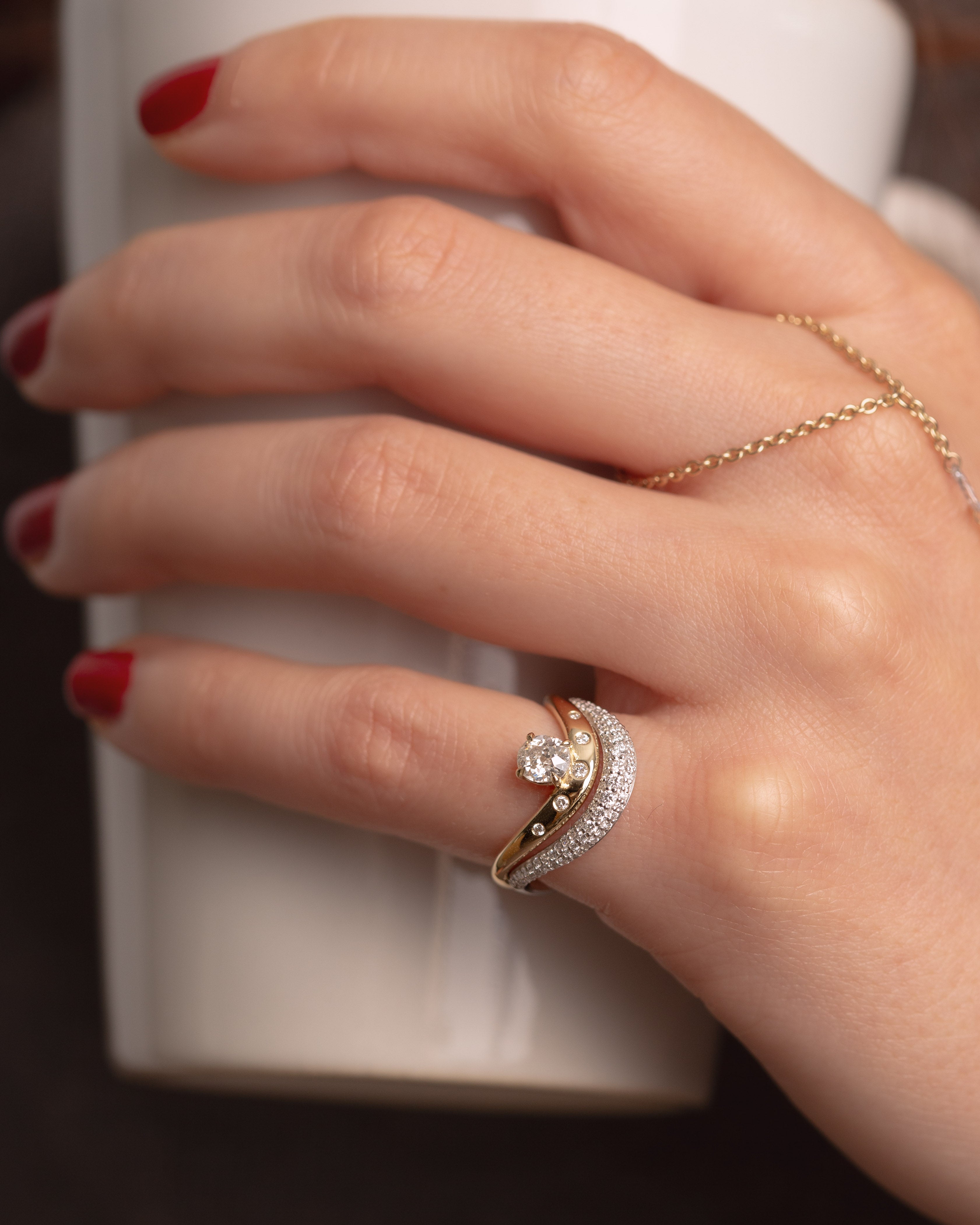 Curve Diamond Band